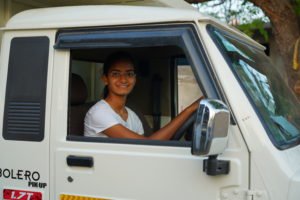 श्रद्धेने 80 म्हशींचा सांभाळ करणारी युवती ;श्रद्धा ढवण 9 world women’s day
