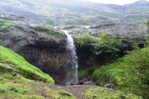 सात जलाशय तुडुंब ,येसर ठाव जलाशय भरला * 9 akl25p5