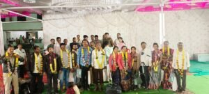 gram panchayat elections 2022 प्रथम निवडणूक पेटी दाखल करणाऱ्या पथकांच अधिकाऱ्यांनी केलं स्वागत 2 gram panchayat elections 2022